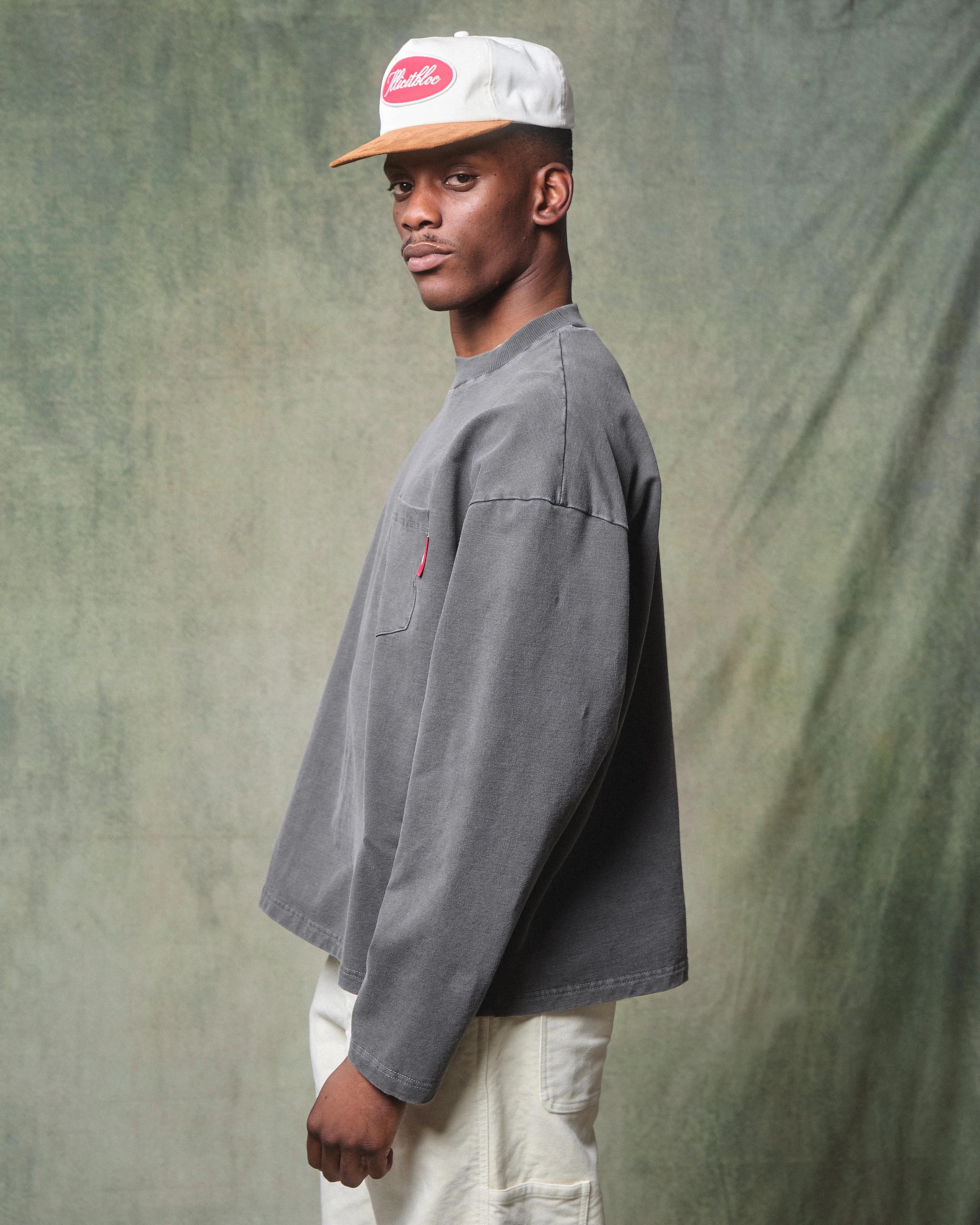 CLASSIC CLOUDWEAVE™ POCKET LONG SLEEVE T-SHIRT - CHARCOAL - Image 5