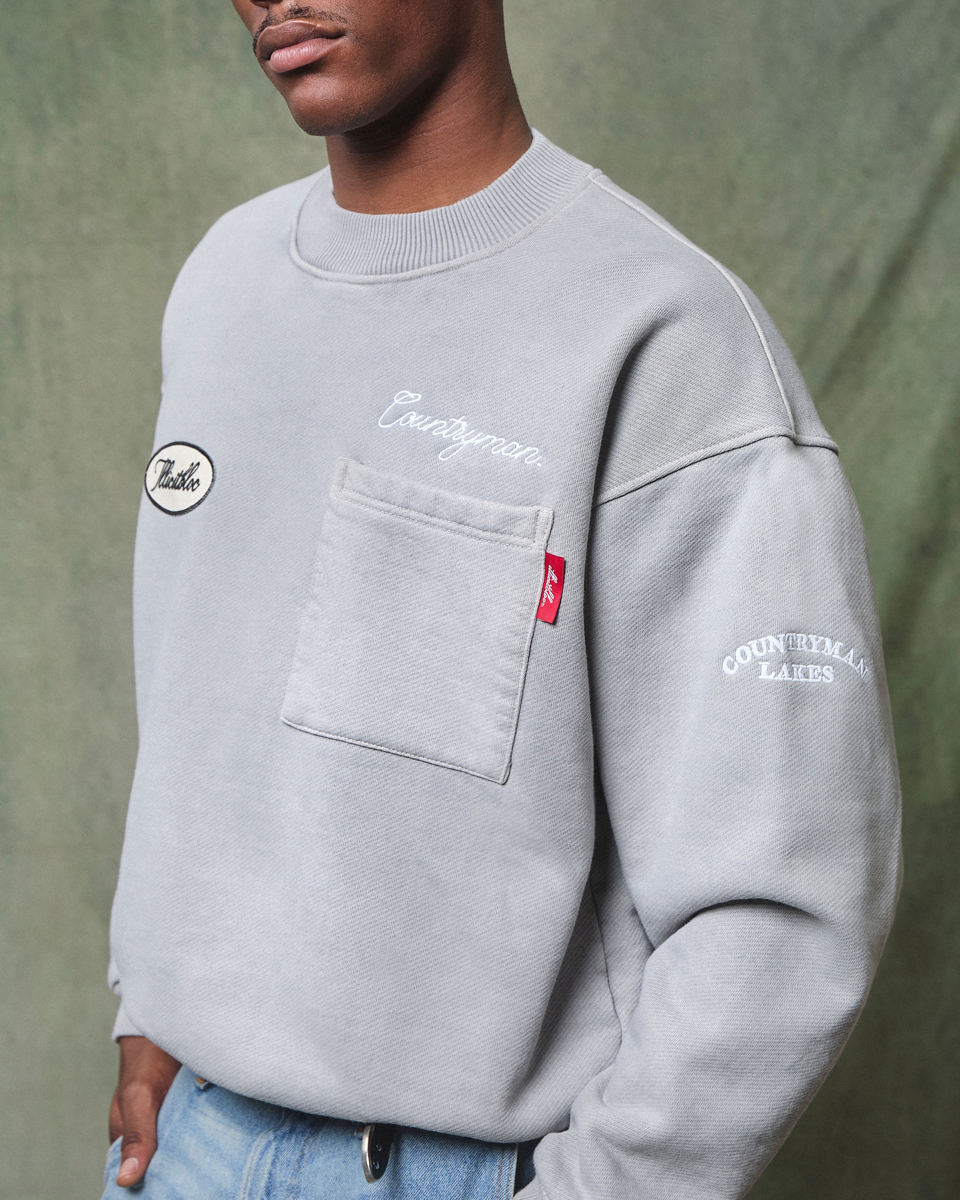 CLUBHOUSE IRONWEAVE™ POCKET SWEATSHIRT - POWDER GREY - Image 3