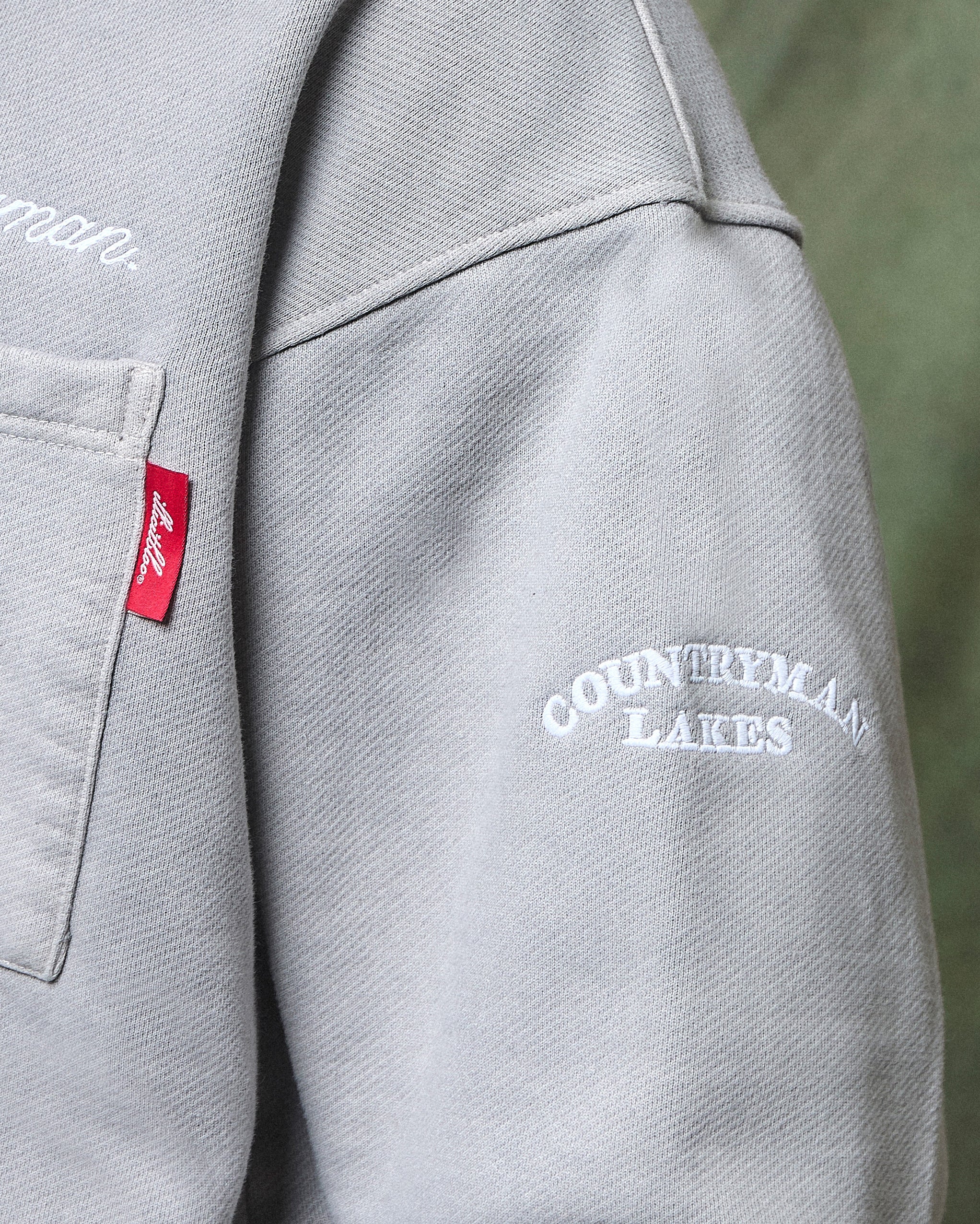 CLUBHOUSE IRONWEAVE™ POCKET SWEATSHIRT - POWDER GREY - Image 4