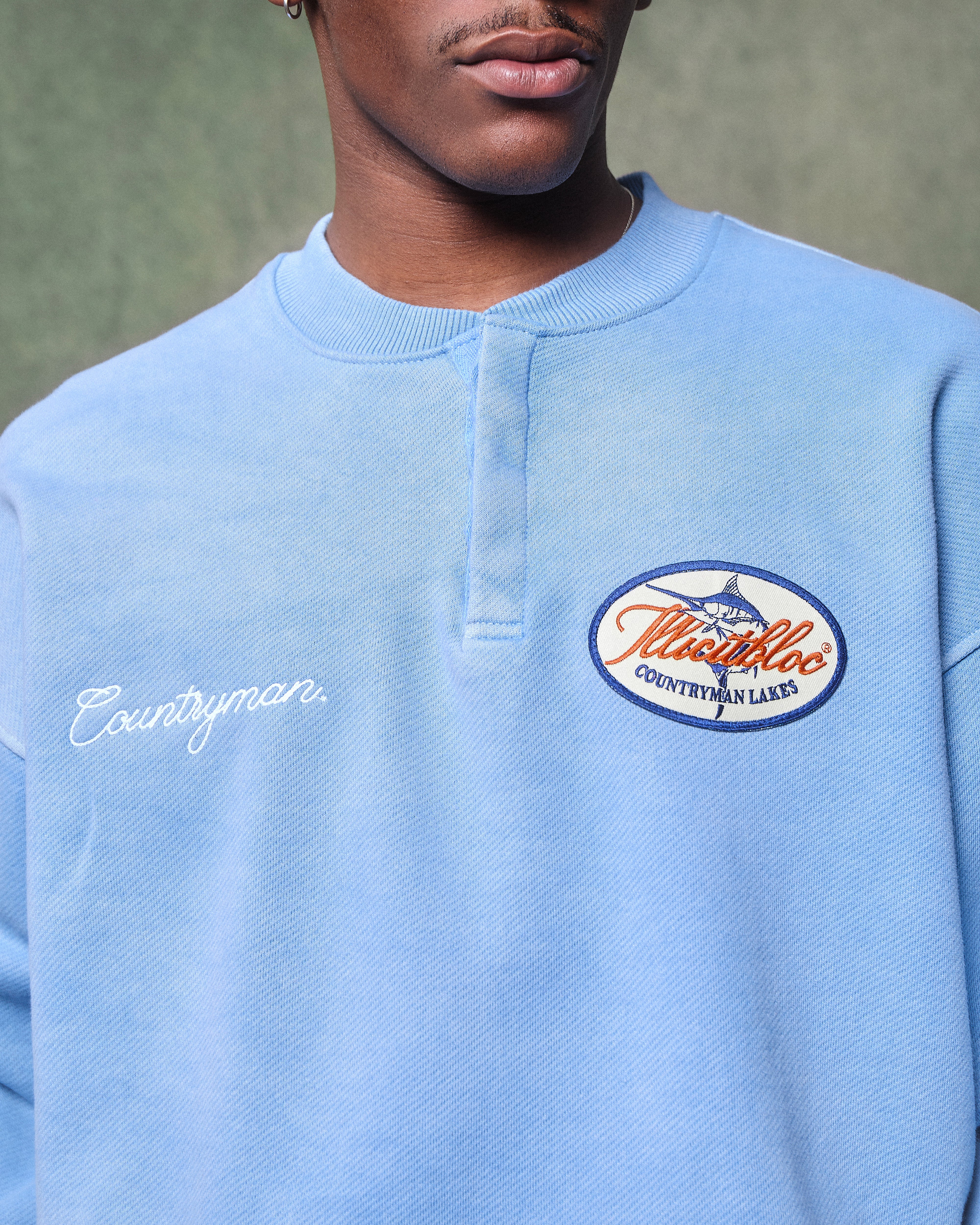 LAKES CREST IRONWEAVE™ HENLEY CREWNECK - POWDER BLUE - Image 3