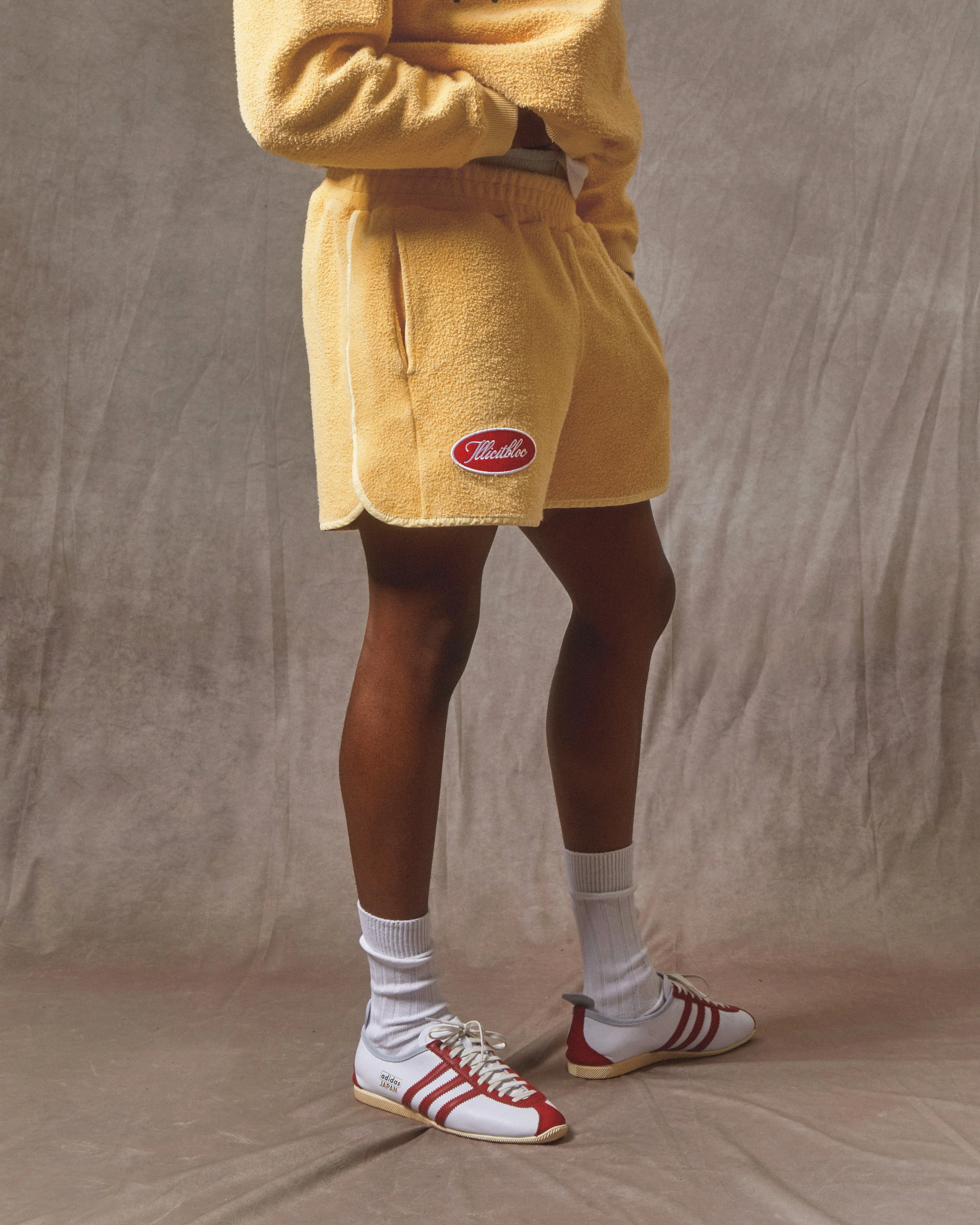 SPELLOUT TEDDYKNIT™ SPORTS SHORTS - MIMOSA - Image 3